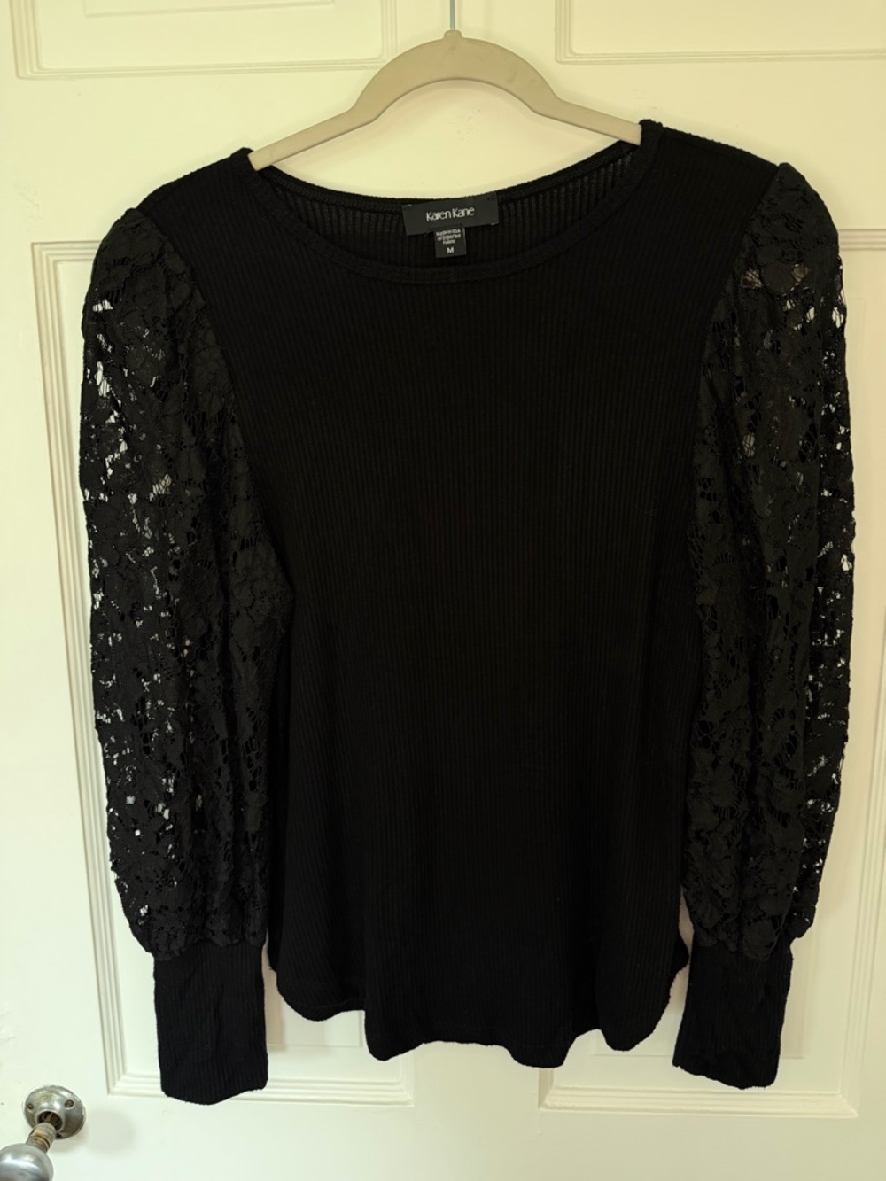 Karen Kane Black Ribbed Knit Lace Sleeve Top – Size Medium